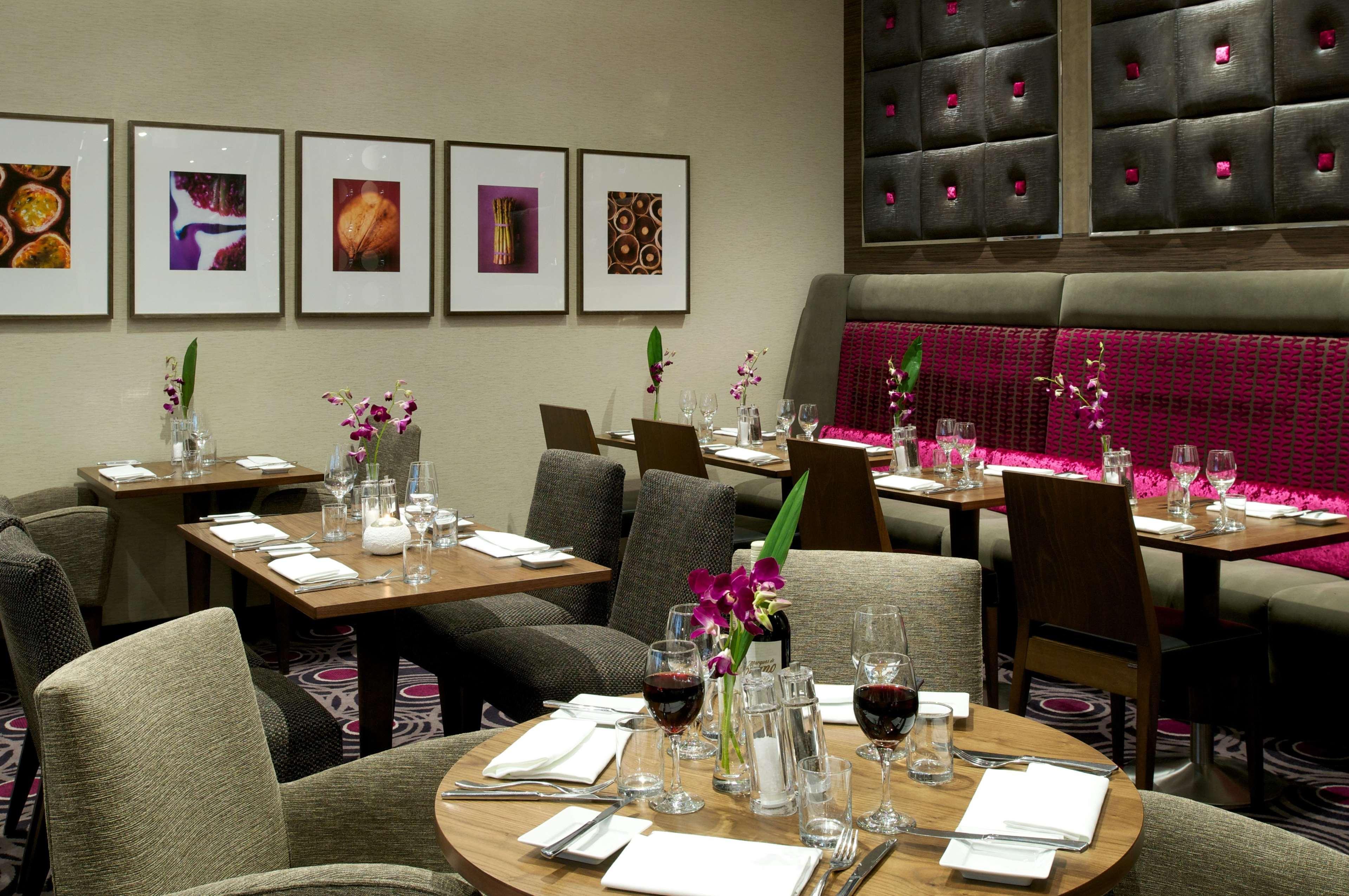 Doubletree By Hilton London Victoria Hotel Exterior photo
